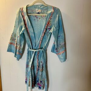 Anthropologie Eloise Lightweight Cotton Floral Embroidered Blue Kimono Robe